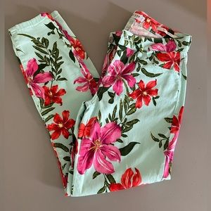 Guess pants size 28 never worn